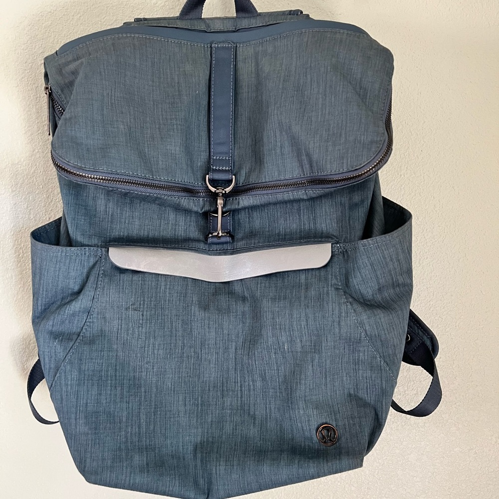 Lululemon Rise and Shine backpack